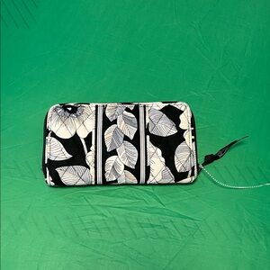 Vera Bradley Black and White Leaf Pattern Wallet